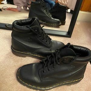 Vintage Dr. Martens, Black leather.